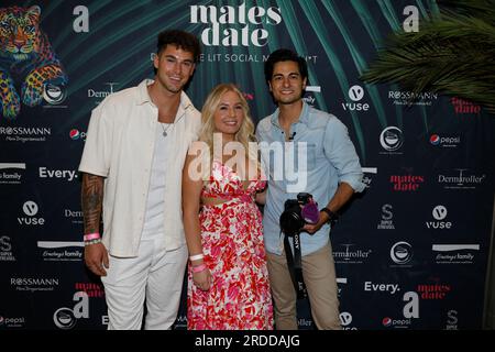 Dennis Felber, Marlisa Rudzio alias Mrs. Marlisa und Olcay Özdemir bei Mates Date Influencer Event auf der Berliner Modewoche Frühling/Sommer 2024 in de Stockfoto