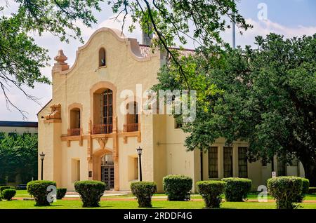 Die Murphy High School ist am 29. Juni 2023 in Mobile, Alabama, abgebildet. Die öffentliche Highschool wurde 1926 im Stil der Wiedergeburt der spanischen Kolonialzeit gebaut. Stockfoto