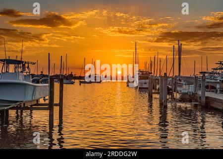 Sonnenuntergang am Hafen Stockfoto