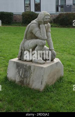 Skulptur und Denkmal des kaiserlichen Ritters Ulrich von Hutten 1488-1523, Stein, Schluechtern, Vogelsberg, Hessen, Deutschland Stockfoto