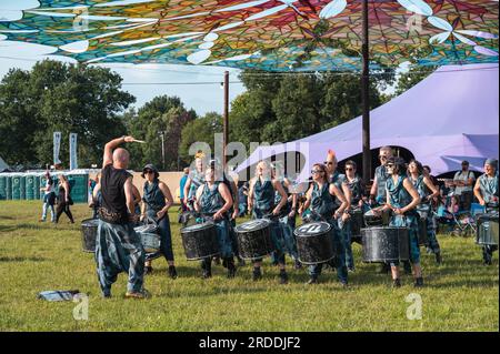 Das Blue Dot Festival 2023 findet am Wochenende vom 20. Bis zum 23. Juli im berühmten Jodrell Bank Observatory in Cheshire im Vereinigten Königreich statt. Stockfoto