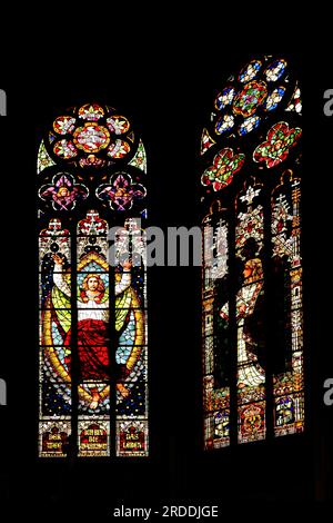 Kirchenfenster mit Buntglas mit Jesus Figur und Inschrift Ich bin der Weg, Wahrheit und Leben, Gedächtniskirche der Protestation, protestantischer Churc Stockfoto