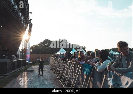 Das Blue Dot Festival 2023 findet am Wochenende vom 20. Juli bis 23. Juli 2023 im berühmten Jodrell Bank Observatory in Cheshire im Vereinigten Königreich statt. Stockfoto