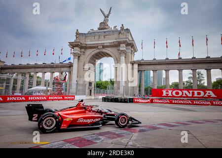 Toronto, ON, Kanada. 16. Juli 2023. JOSEF NEWGARDEN (2) aus Nashville, Tennessee, läuft während der Honda Indy Toronto in Toronto, ON, CAN, durch die Straßen. (Kreditbild: © Walter G. Arce Sr./ZUMA Press Wire) NUR REDAKTIONELLE VERWENDUNG! Nicht für den kommerziellen GEBRAUCH! Stockfoto