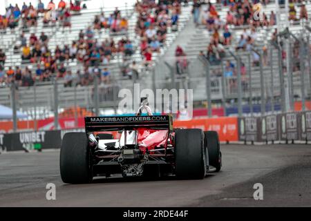 Toronto, ON, Kanada. 16. Juli 2023. JOSEF NEWGARDEN (2) aus Nashville, Tennessee, läuft während der Honda Indy Toronto in Toronto, ON, CAN, durch die Straßen. (Kreditbild: © Walter G. Arce Sr./ZUMA Press Wire) NUR REDAKTIONELLE VERWENDUNG! Nicht für den kommerziellen GEBRAUCH! Stockfoto