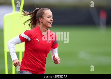 Lia Waelti (13 Schweiz) während des 2023. FIFA-Trainings zur FIFA-Weltmeisterschaft der Frauen am Spieltag 1 im Dunedin Stadium in Dunedin, Neuseeland. (James Whitehead/SPP) Kredit: SPP Sport Press Photo. Alamy Live News Stockfoto