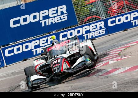 Toronto, ON, Kanada. 16. Juli 2023. DAVID MALUKAS (18) aus Chicago, Illinois, läuft während der Honda Indy Toronto in Toronto, ON, CAN durch die Straßen. (Kreditbild: © Walter G. Arce Sr./ZUMA Press Wire) NUR REDAKTIONELLE VERWENDUNG! Nicht für den kommerziellen GEBRAUCH! Stockfoto