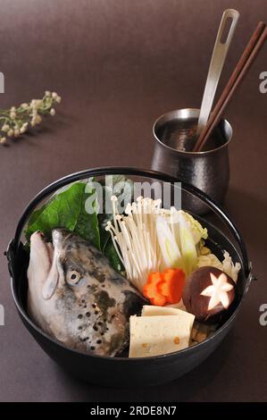 japanische Küche, köstlich, Lachskopf-Hot Pot Stockfoto