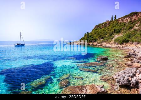 Kefalonia, Griechenland. Pessada Beach kleiner, wilder, malerischer Strand auf der Insel Cephalonia, griechisch-Ionisches Archipel Stockfoto