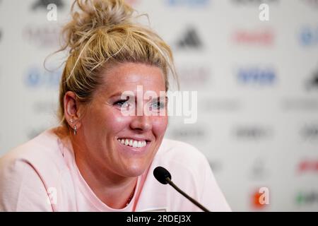 Englands Millie Bright während einer Pressekonferenz im Brisbane Stadium, Australien. Die Löwin wird am Samstag, den 22. Juli, in Brisbane ihre FIFA-WM-Kampagne gegen Haiti starten. Bilddatum: Freitag, 21. Juli 2023. Stockfoto