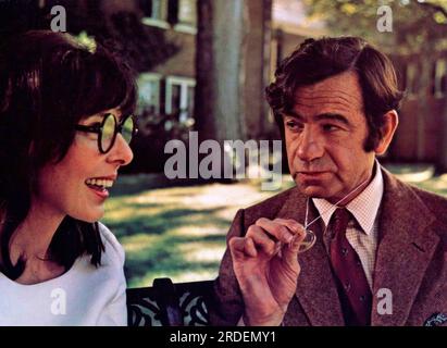 WALTER MATTHAU und ELAINE MAY in EINEM NEUEN BLATT (1971), Regie ELAINE MAY. Kredit: PARAMOUNT PICTURES / Album Stockfoto