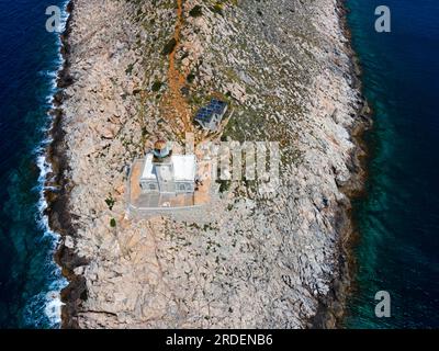 Drohnenschuss, Leuchtturm Akrotiri Tenaro am südlichsten Punkt des Peloponnes, Kap Matapan, Mani, Laconia, Peloponnes, Griechenland Stockfoto