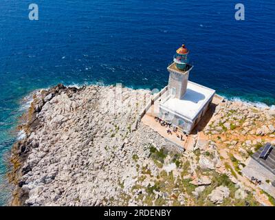 Drohnenschuss, Leuchtturm Akrotiri Tenaro am südlichsten Punkt des Peloponnes, Kap Matapan, Mani, Laconia, Peloponnes, Griechenland Stockfoto