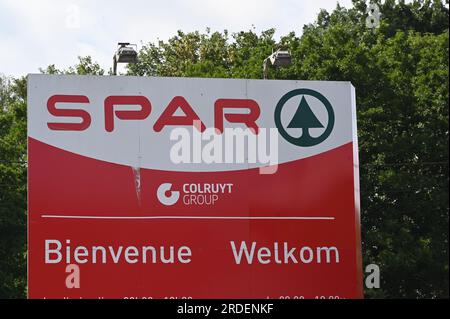 Vielsalm, Belgien. 02. Juli 2023. Logo-Schriftzug der Supermarktkette Spar, eine Marke der Kultgruppe Credit: Horst Galuschka/dpa/Alamy Live News Stockfoto