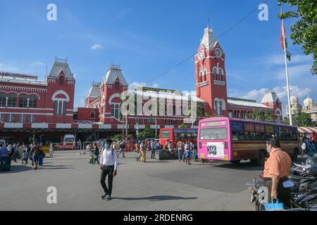 Chennai, Indien - 14. Juli 2023: Chennai Central Railway Station ist der wichtigste Bahnhof in der Stadt Chennai, Tamil Nadu, Indien. Stockfoto