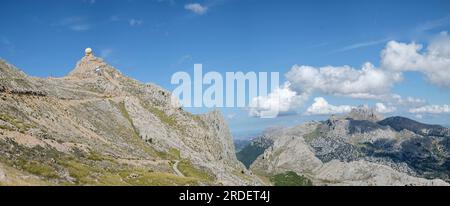 Puig Major, höchster Punkt der Balearen, 1445 Meter, und Puig de Massanella, 1364,1841 Meter, zweiter Gipfel des Berges, Sierra de Tramun Stockfoto