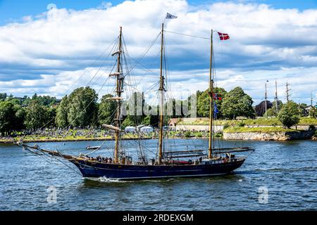 Fredrikstad, Norwegen. 18., Juli 2023. Die überwältigende Großschiffsflotte ist in Fredrikstad in Norwegen angekommen. (Foto: Gonzales Photo/Ketil Martinsen). Stockfoto