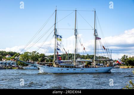 Fredrikstad, Norwegen. 18., Juli 2023. Die überwältigende Großschiffsflotte ist in Fredrikstad in Norwegen angekommen. (Foto: Gonzales Photo/Ketil Martinsen). Stockfoto