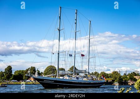 Fredrikstad, Norwegen. 18., Juli 2023. Die überwältigende Großschiffsflotte ist in Fredrikstad in Norwegen angekommen. Hier ist Eendracht im Wasser zu sehen. (Foto: Gonzales Photo/Ketil Martinsen). Stockfoto