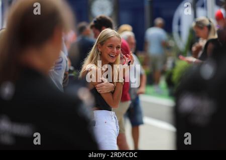 Budapest, Rieti, Ungarn. 21. Juli 2023. Paddock Guest. On Paddock, Friday Jul21, FORMULA 1 QATAR AIRWAYS HUNGARIAN GRAND PRIX 2023 - Jul21 bis Jul23 2023 Hungaroring, Budapest, Ungarn (Kreditbild: © Alessio De Marco/ZUMA Press Wire) NUR REDAKTIONELLE VERWENDUNG! Nicht für den kommerziellen GEBRAUCH! Stockfoto