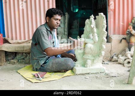 Ganesh, Ganpati Idol oder Murti Making Process, Workshop für die Herstellung von Idols von lord Ganesh für das bevorstehende Ganapati Festival in Indien. Stockfoto