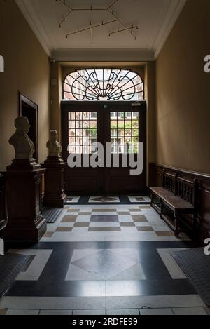 Das Plantin-Moretus Museum zeigt die Geschichte des Druckens und die Atmosphäre eines alten flämischen Patrizierhauses., Antwerpen, Belgien Stockfoto