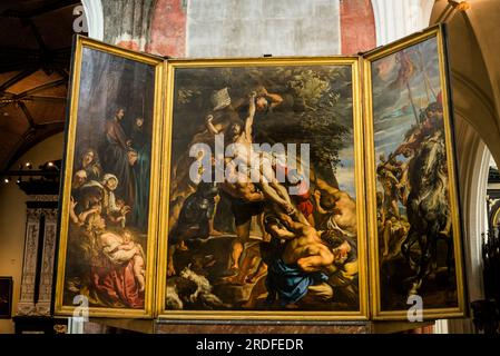 Das Altarbild des Kreuzes von Peter Paul Rubens, die Frauenkathedrale, die große gotische Kirche, Antwerpen, Belgien Stockfoto