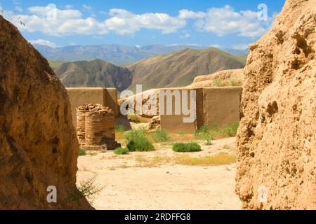 Nisa, Asgabat, antike Hauptstadt der Parther, Ausgrabungsstätte, Kopet-Dag-Gebirge, Aschgabat, Turkmenistan Stockfoto