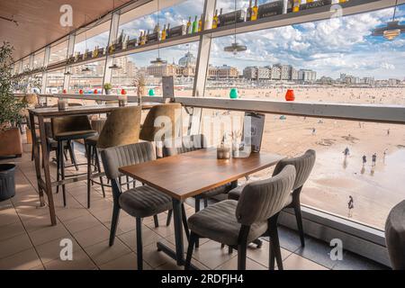 Restaurant mit Blick auf den Strand, im Pier, Den Haag, Niederlande Stockfoto