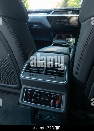 Hongkong, China 4. Mai 2023 : Audi Q8 e-tron SUV 2023 Interieur 4. Mai 2023 in Hongkong. Stockfoto