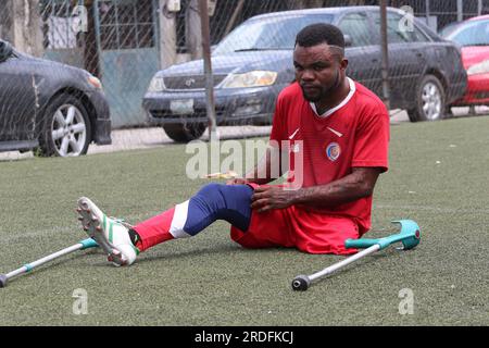 Die nigerianische Amputee-Fußballmannschaft hielt im Vorfeld des Afrikanischen Paralympischen Fußballturniers in Accra, Ghana, eine Trainingssitzung in Lagos ab. Lagos, Nigeria. Stockfoto