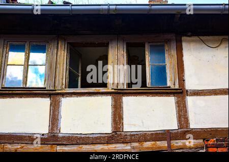 Blick auf die Fassade eines historischen Gebäudes in Salzwedel. Stockfoto