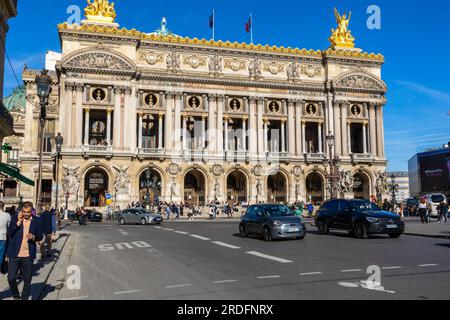 PARIS, FRANKREICH, 20. Oktober 2022: Opera Garnier in Paris. Stockfoto