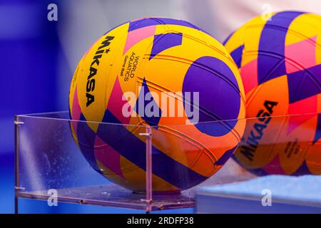 Fukuoka, Japan. 21. Juli 2023. matchball während des World Aquatics Championships 2023 Männer-Spiels zwischen Frankreich und Kanada am 21. Juli 2023 in Fukuoka, Japan (Foto: Albert ten Hove/Orange Pictures) Guthaben: Orange Pics BV/Alamy Live News Stockfoto