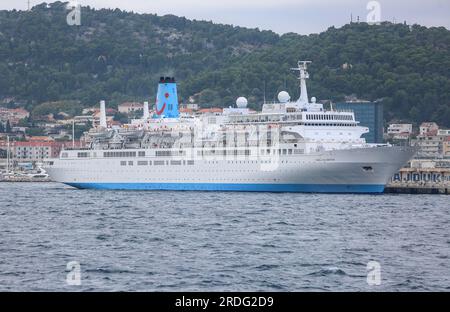 Das Kreuzfahrtschiff Marella Celebration legte im Hafen von Split, Kroatien, an. (Ehemals Thomson Cruises) Stockfoto