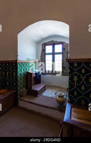 Das Frauenschlafzimmer von Kinizsi var (Schloss Kinizsi) stammt aus dem späten 14. Jahrhundert, Nagyvazsony, Ungarn Stockfoto