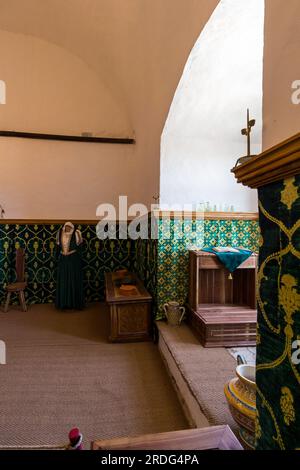 Das Frauenschlafzimmer von Kinizsi var (Schloss Kinizsi) stammt aus dem späten 14. Jahrhundert, Nagyvazsony, Ungarn Stockfoto