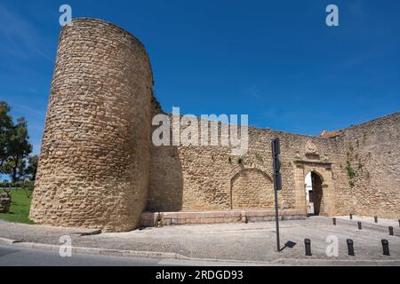 Charles V Gate am Puerta de Almocabar Tor und Mauern - Ronda, Andalusien, Spanien Stockfoto