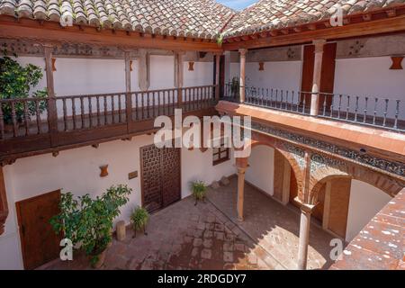 Innenhof im Mondragon-Palast und Museumsinterieur - Ronda, Andalusien, Spanien Stockfoto