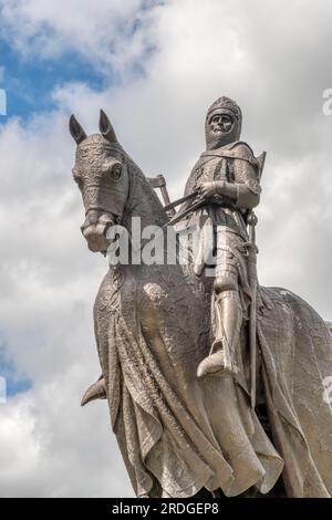 Statue von Robert the Bruce zu Pferd an der Stelle der Schlacht von Bannockburn am Stadtrand von Stirling, Schottland. Stockfoto