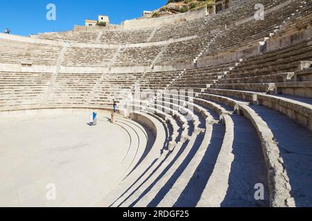 Römisches Amphitheater und Amman-Stadt, Zitadelle, Jabal al-Qala'a-Hügel, Amman, Jordanien Stockfoto