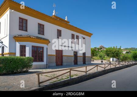 Ehemaliger Bahnhof Olvera in der Via Verde de la Sierra Greenway - Olvera, Andalusien, Spanien Stockfoto