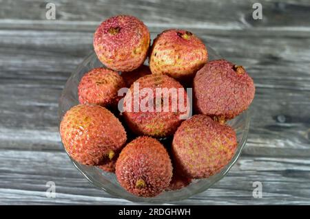 Lychee Fruit, Litchi chinensis, ein monotypes Taxon und das einzige Mitglied der Gattung Litchi in der Seifenbeerfamilie, Sapindaceae, ein einheimischer tropischer Baum Stockfoto