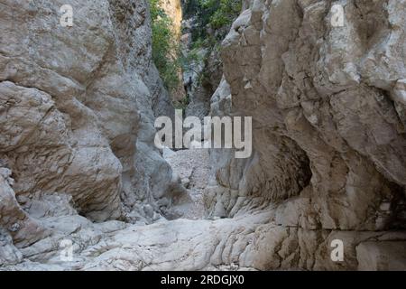 Sommer in der Schlucht der Hölle (Barranc de l'Inferno), Vall de Laguar, Provinz Alicante, Spanien - Stock Photo Stockfoto