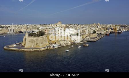 Insel Malta, Blick auf den großen Hafen mit Fort St. Angelo und Valletta Stockfoto