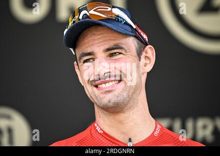 Poligny, Frankreich. 21. Juli 2023. Der belgische Victor Campenaerts von Lotto DSTNY feiert am Freitag, den 19 21. Juli 2023, auf dem Podium der Radtour de France von Moirans-en-Montagne nach Poligny (172, 8 km), Frankreich. Die diesjährige Tour de France findet vom 01. Bis 23. Juli 2023 statt. BELGA FOTO JASPER JACOBS Kredit: Belga News Agency/Alamy Live News Stockfoto