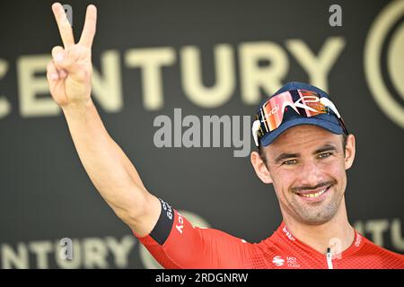 Poligny, Frankreich. 21. Juli 2023. Der belgische Victor Campenaerts von Lotto DSTNY feiert am Freitag, den 19 21. Juli 2023, auf dem Podium der Radtour de France von Moirans-en-Montagne nach Poligny (172, 8 km), Frankreich. Die diesjährige Tour de France findet vom 01. Bis 23. Juli 2023 statt. BELGA FOTO JASPER JACOBS Kredit: Belga News Agency/Alamy Live News Stockfoto