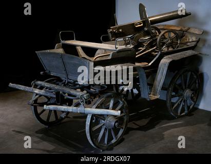 Erster Weltkrieg (1914-1918). Tachanka bewaffnet mit Maxims Maschinengewehr M1910, benutzt von den Kavallerieeinheiten der Lettischen Riflemen Division. Es war ein Pferdewagen, bewaffnet mit einem Maschinengewehr. Diese Einheiten nutzten die Tachanka während des Kampfes in den Steppen der Ukraine an der Südfront. Lettisches Kriegsmuseum. Riga. Lettland. Stockfoto