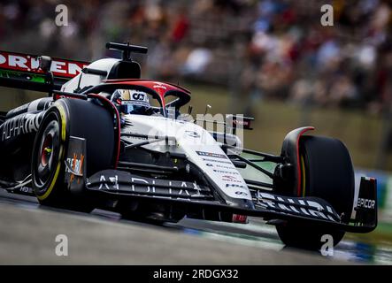 BUDAPEST - Daniel Ricciardo (AlphaTauri) in Aktion während der 2. freien Übung auf der Hungaroring Circuit im Vorfeld des ungarischen Grand Prix. ANP REMKO DE WAAL Stockfoto