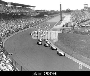 Indianapolis, Indiana: 1959 der Start des Indianapolis 500-Autorennens. Stockfoto